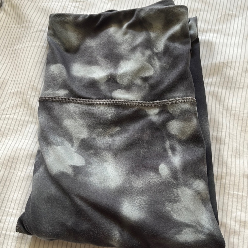 Full length Athleta Elation leggings medium